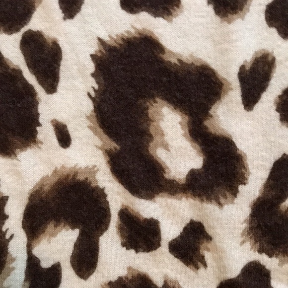 Gibsonlook Pullover Top Size L Brown/Tan Animal Print Dolman Sleeves Soft fabric - Picture 2 of 8